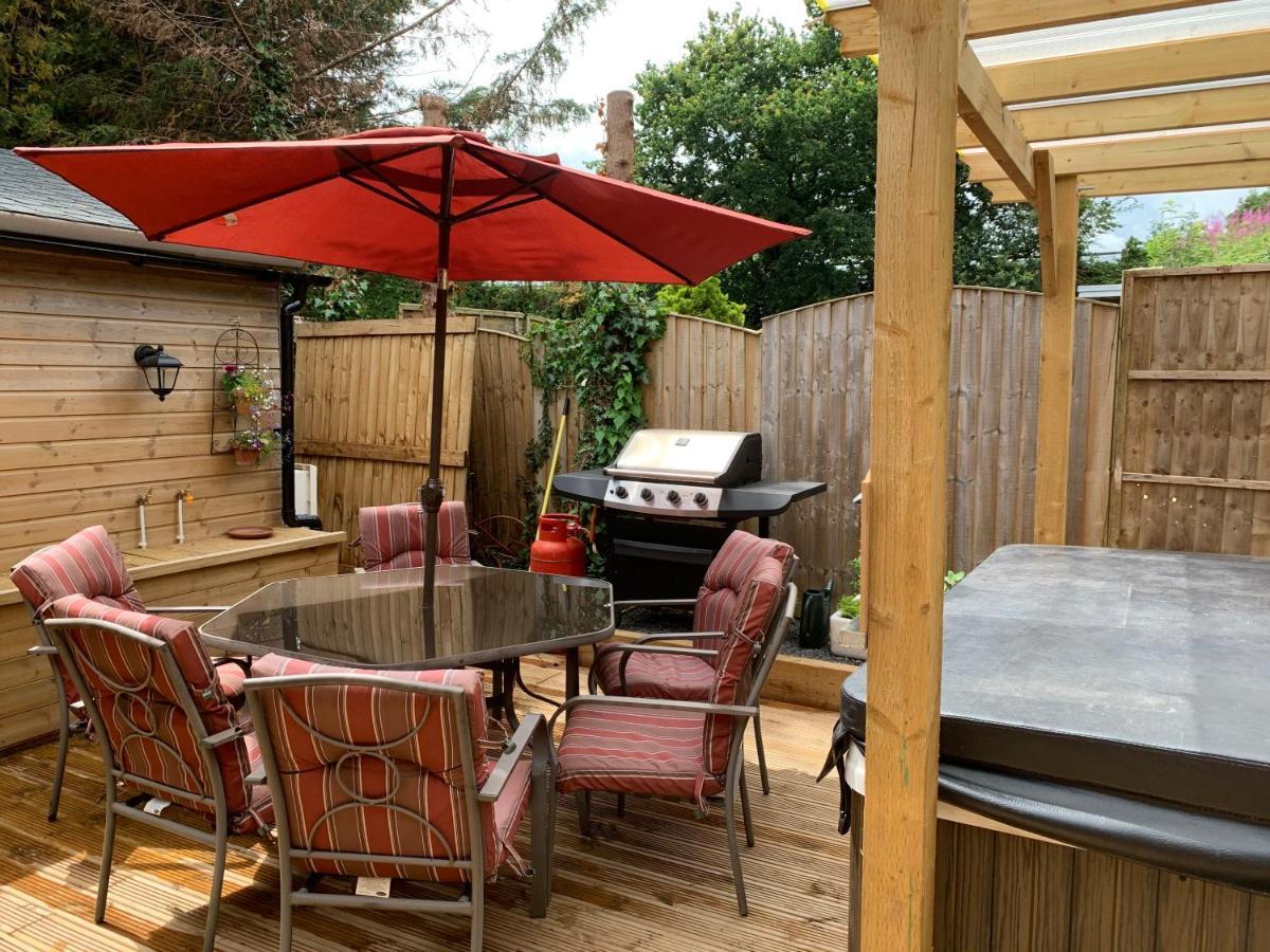 Bedrock Lodge Winterbourne Exterior foto