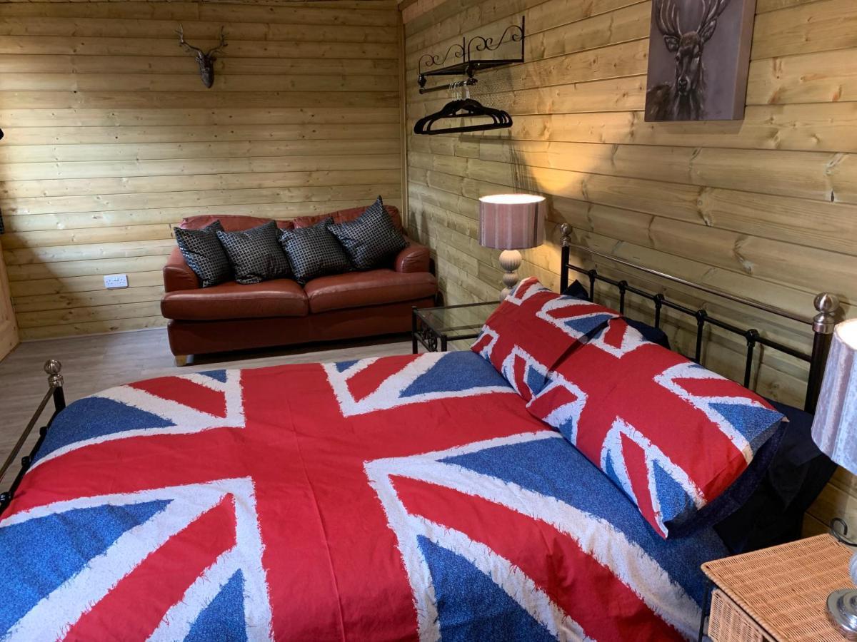 Bedrock Lodge Winterbourne Exterior foto
