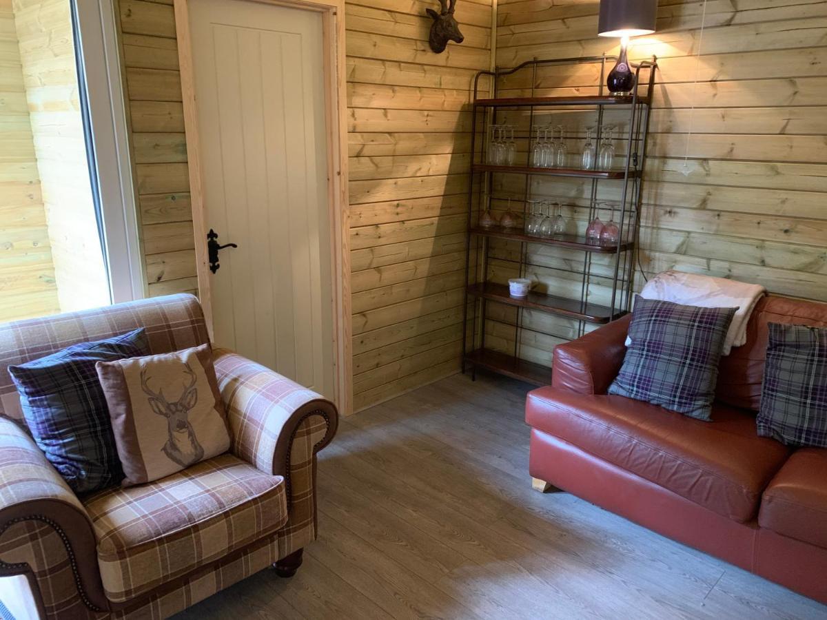 Bedrock Lodge Winterbourne Exterior foto