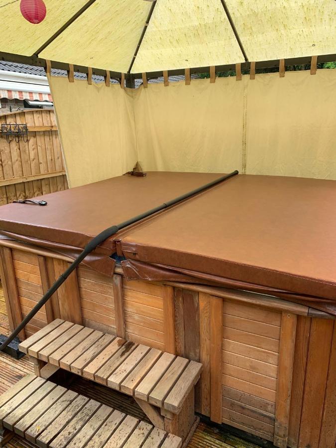 Bedrock Lodge Winterbourne Exterior foto