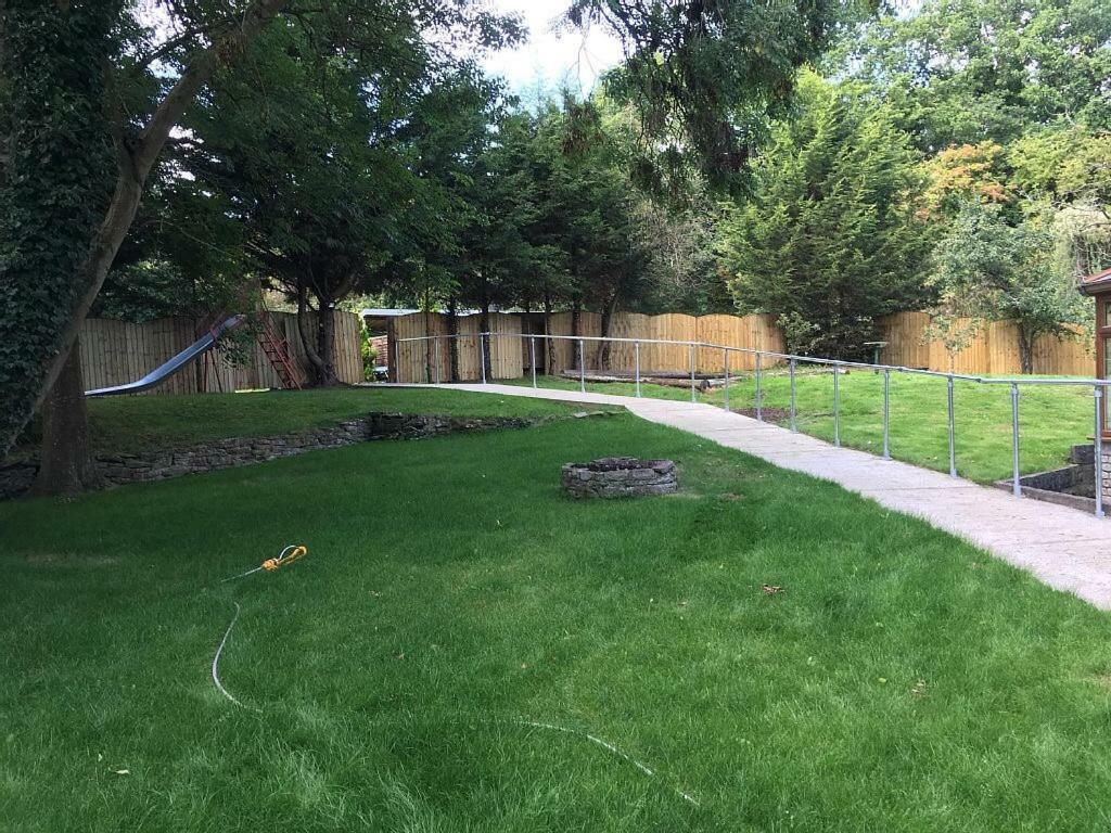 Bedrock Lodge Winterbourne Exterior foto